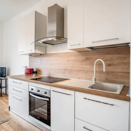 Lägenhet Naos Close Popolo Square