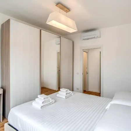 Lägenhet Naos Close Popolo Square *